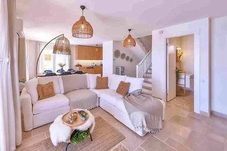 Blue, Lavanta, Βίλα Καλκάν