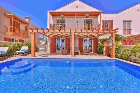 Blue, Lavanta, Βίλα Καλκάν